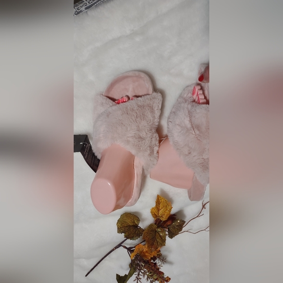 New condition sleeper shoes for women size 10 - Picture 4 of 6